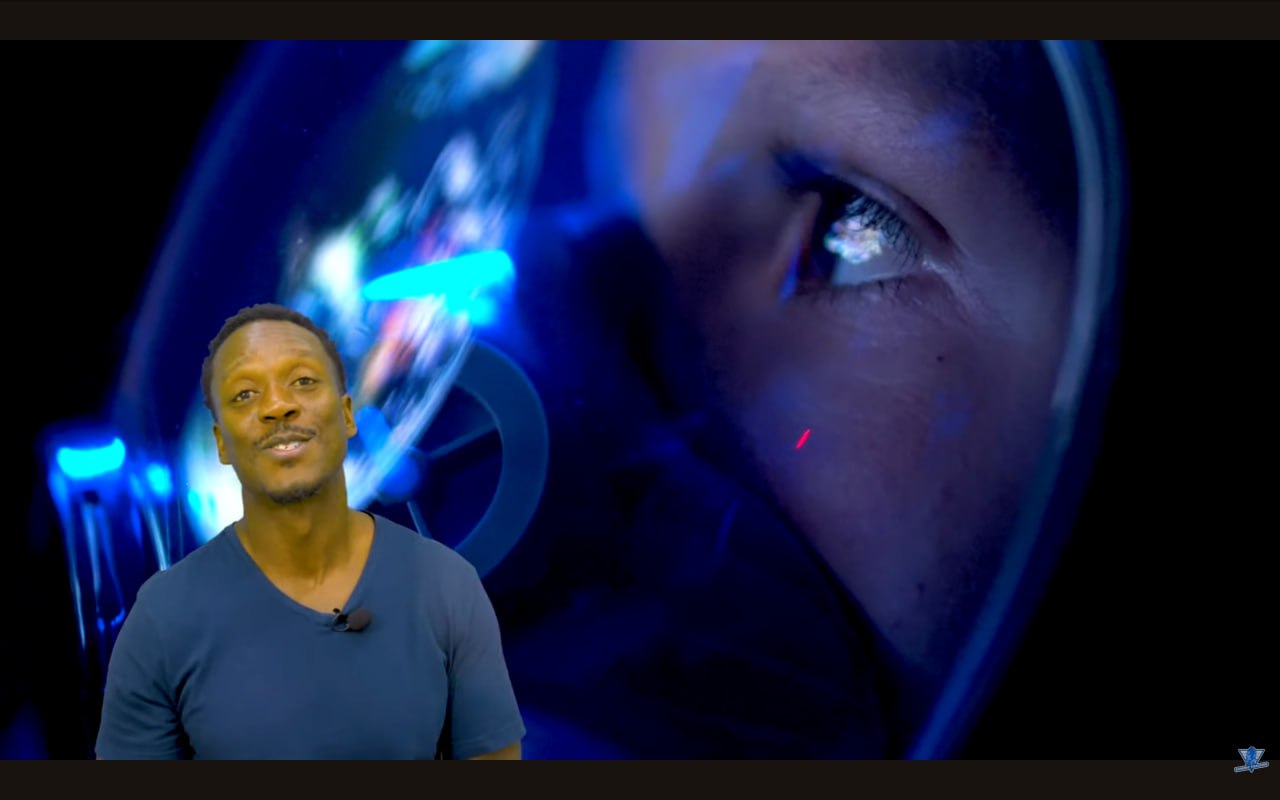 Ендер Віггін у космічному костюмі