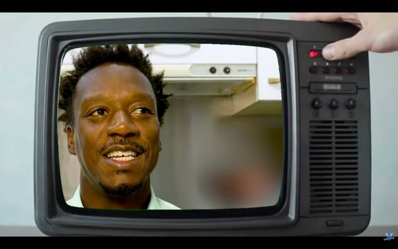 İngilizce öğrenmek için televizyon izleyin.