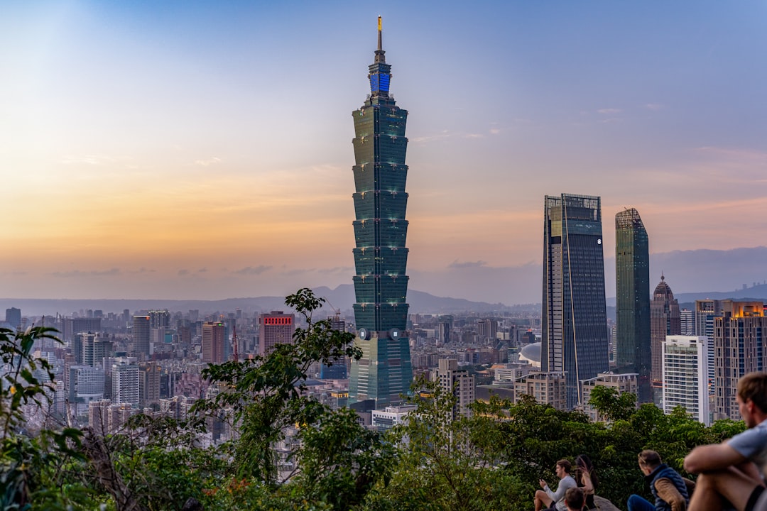 Hiking In Taiwan - ESL vocabulary and comprehension worksheet