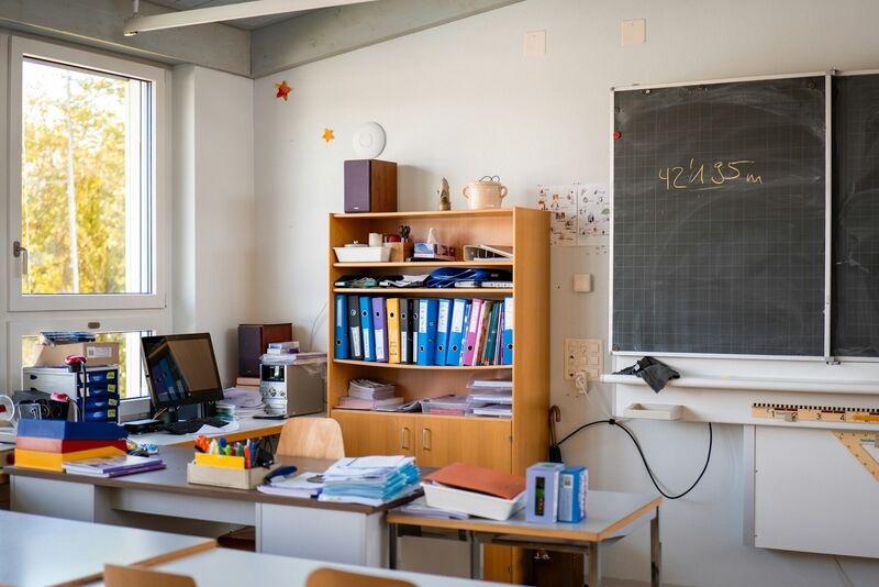 students responding to teacher feedback during formative assessment in ESL class