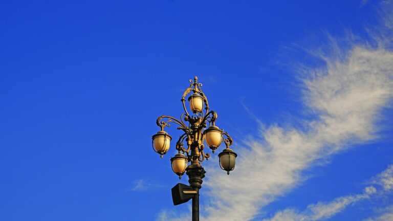 Lamplighters Worksheet | Intermediate ESL Reading PDF