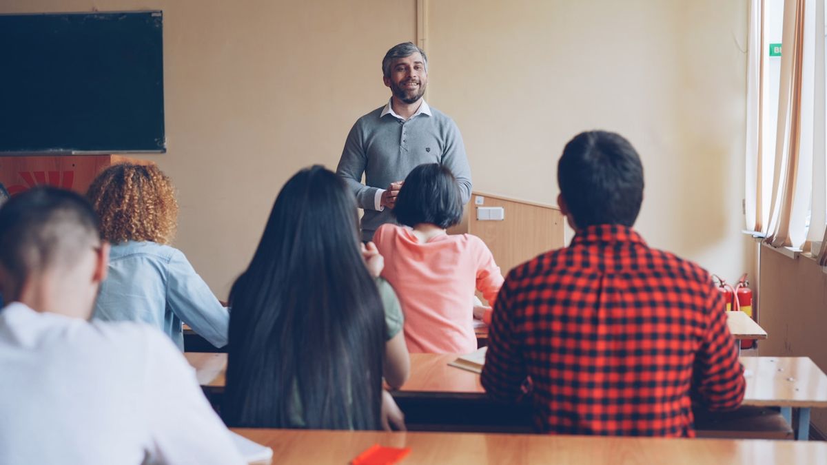 ESL pronunciation activities led by a teacher in a multilingual classroom