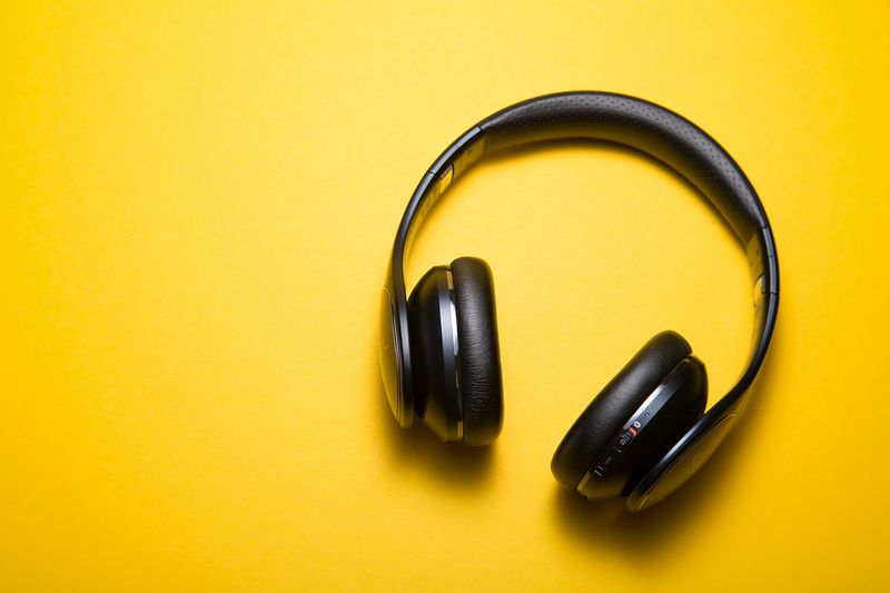 Headphones used for ESL pronunciation shadowing practice