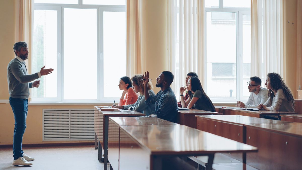 Best ESL Conversation Activities: 15 Real Frameworks