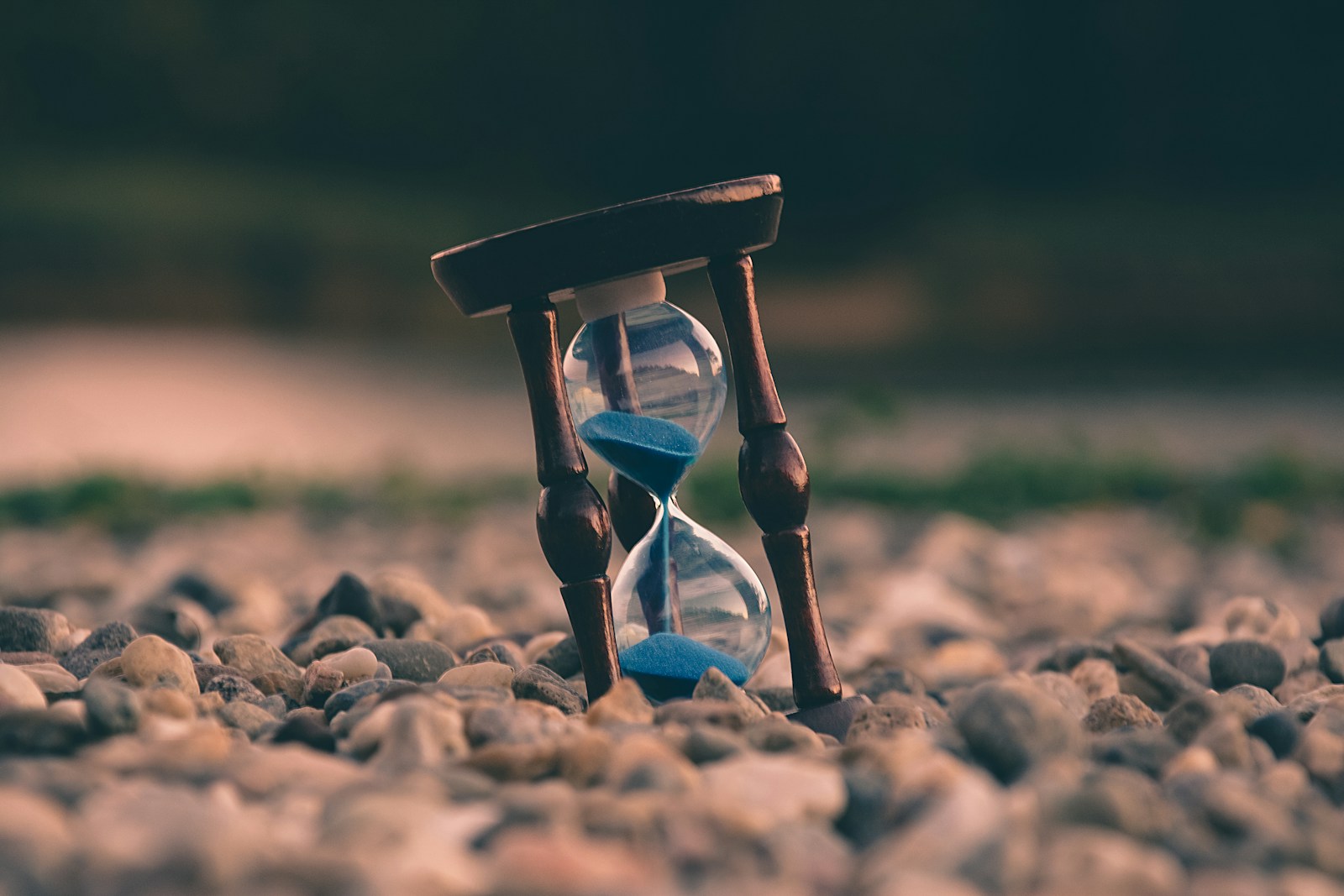 English Idioms: Time and Speed — 10 Expressions You Need to Know