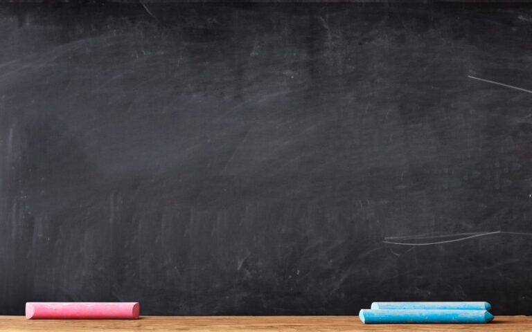 Countable and uncountable nouns grammar lesson on a chalkboard