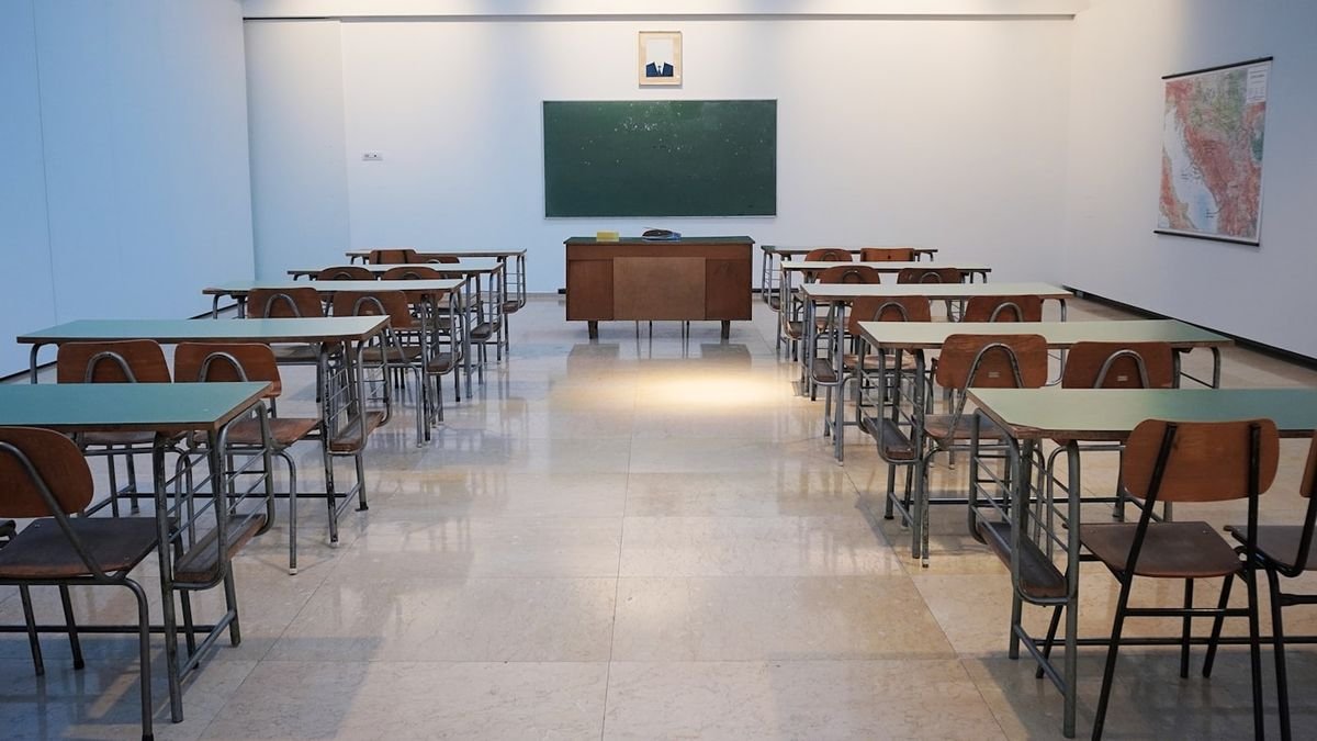 Discourse Markers in English: 7 Ways to Help ESL Students Connect Ideas