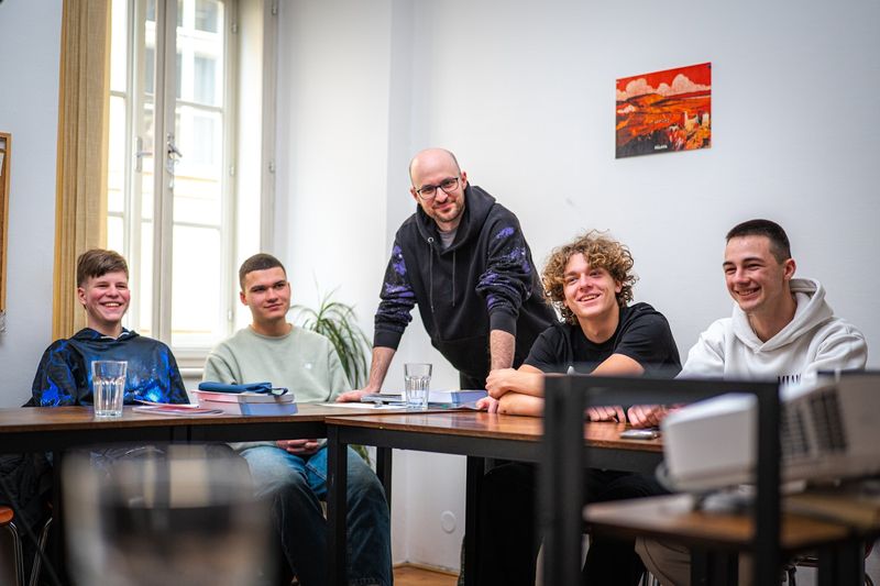 Relaxed ESL classroom where error correction lowers anxiety