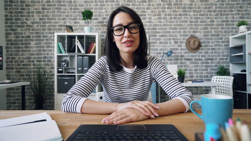 English teacher with strong camera presence during an online lesson