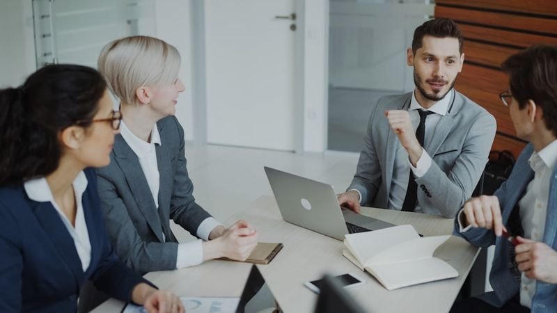Business English elevator pitch speaking exercise for intermediate students