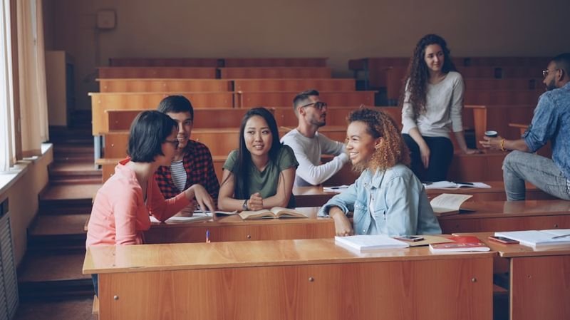 oral fluency activities for ESL students through structured role-play